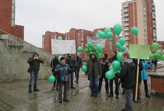 Фото из группы "Против ПЗРО" в Сосновом Бору "ВКонтакте": День общественных слушаний по проекту ПЗРО, декабрь 2013 года, мэрия Соснового Бора.
